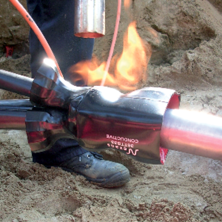 Heat-shrinkable semi-conductive cable breakout 36TTS